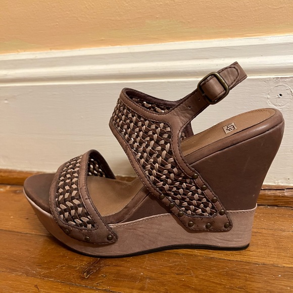 👡UGG Assia Wedge Leather Sandal in Chocolate brown sz 10 👡 - Picture 3 of 10